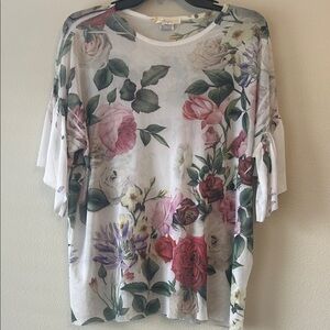 Floral Print Women's Top with flowy sleeves Size XL